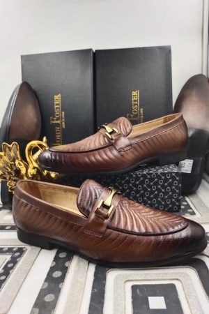 Brown men's shoe