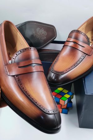 Brown men's leather shoe