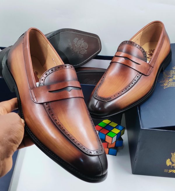 Brown men's leather shoe