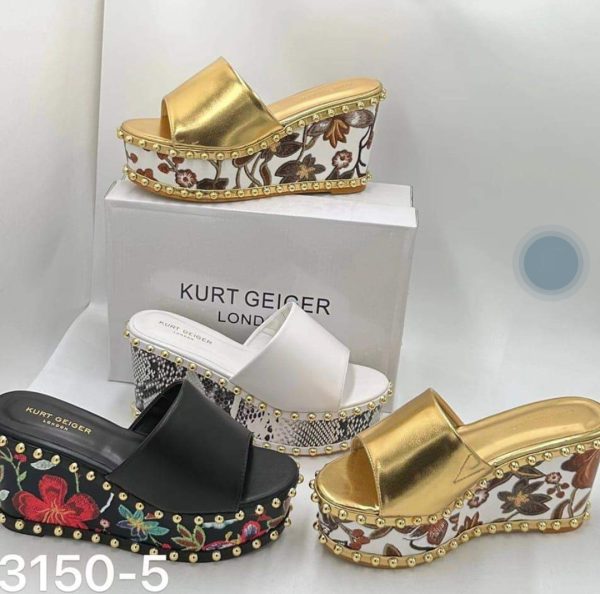 black ,white and gold are available